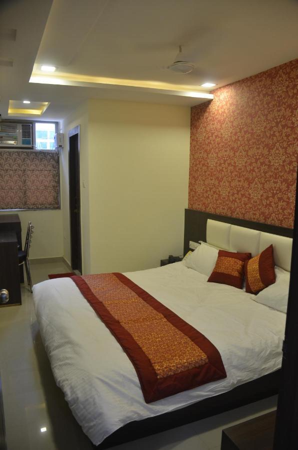 Hotel Krishna Galaxy Kānpur Exterior foto